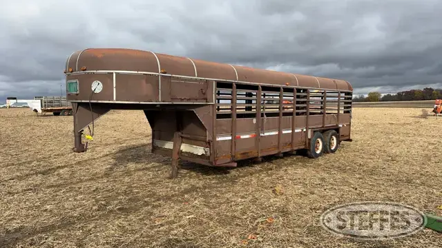 1981 Kiefer Built Gooseneck Livestock Trailer