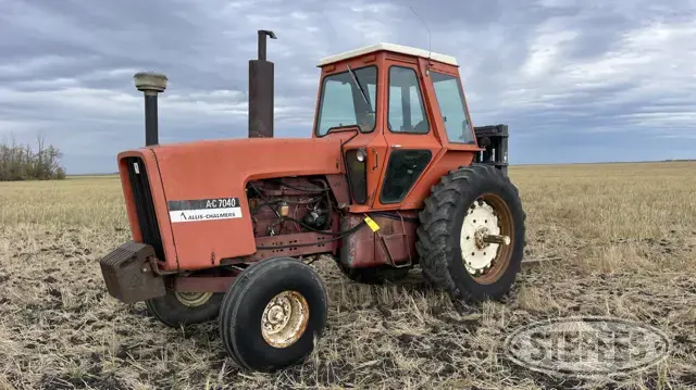 1976 Allis-Chalmers 7040