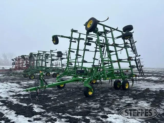 2023 John Deere 2430