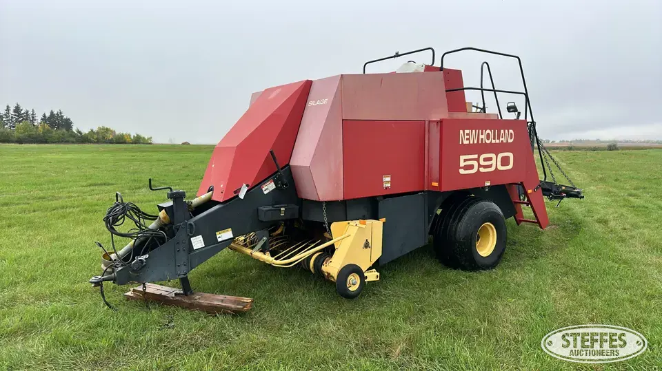 1999 New Holland 590 Square Baler