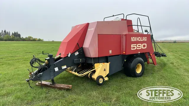 1999 New Holland 590