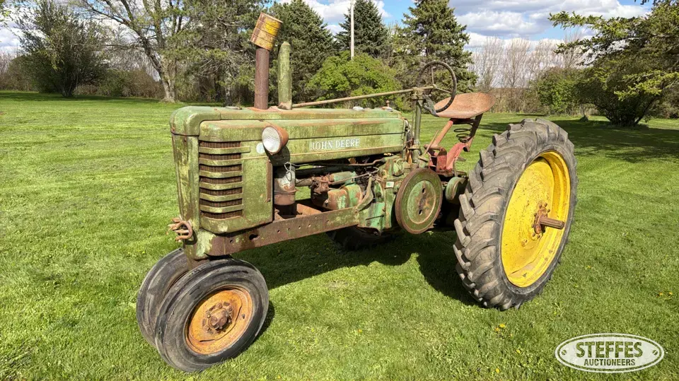 John Deere B 2WD Tractor