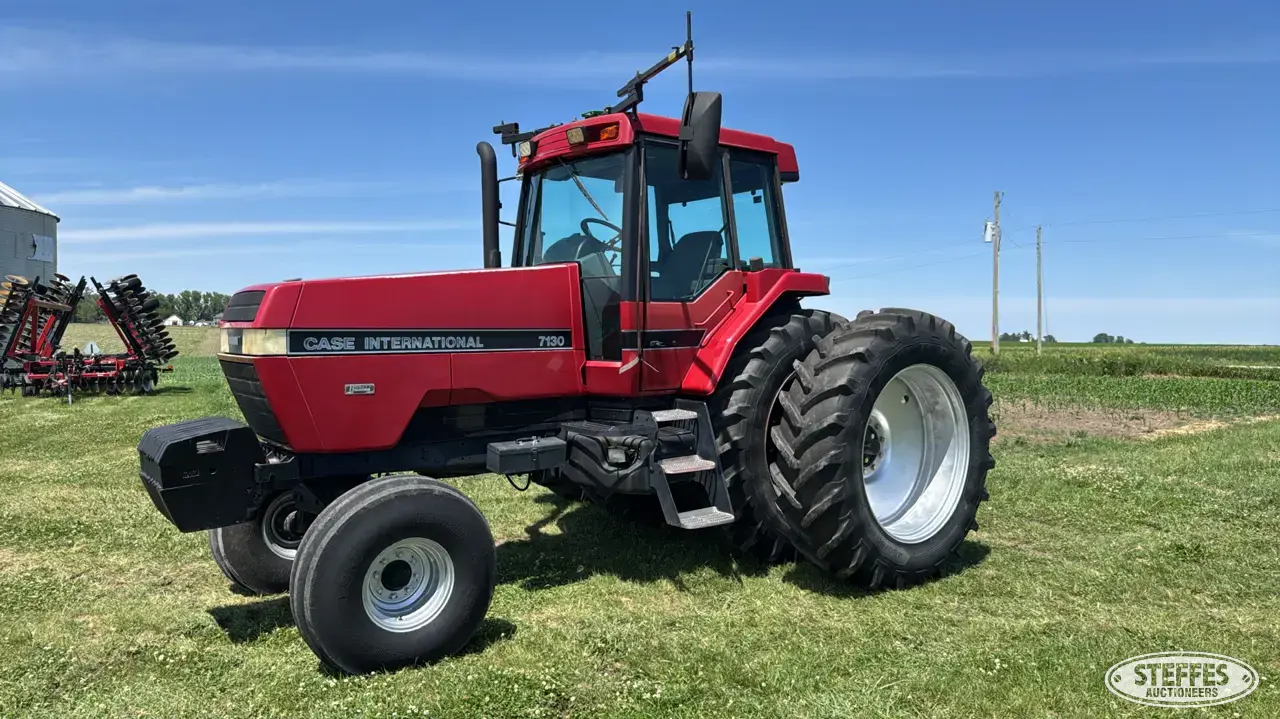 1992 Case IH 7130 2WD Tractor