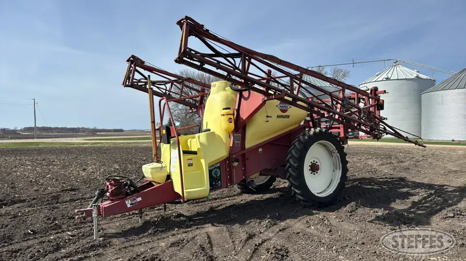 Hardi Navigator 1100 Pull-Type Sprayer