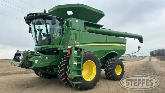 2013 John Deere S690