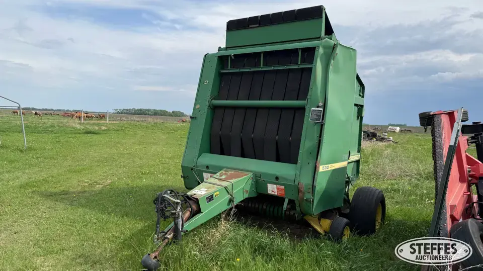 1991 John Deere 530 Round Baler
