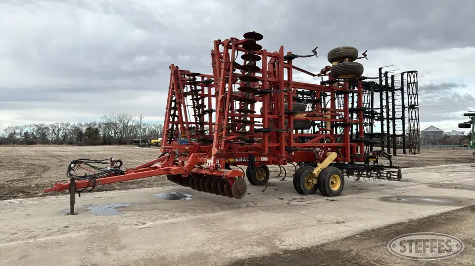 2013 Krause Landsman TL6200-45 Soil Finisher