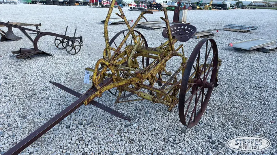 Horse drawn row crop cultivator
