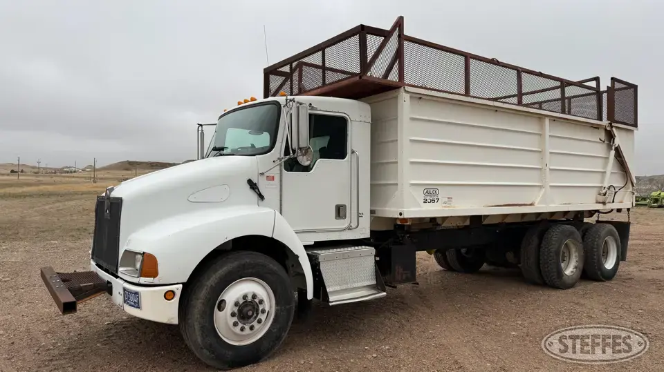 2002 Kenworth T300 Tandem Boxed Truck