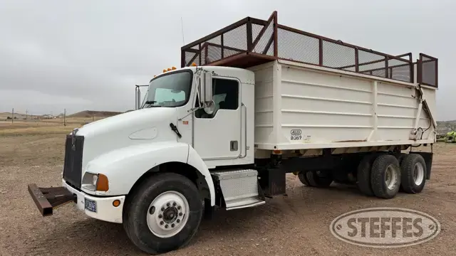 2002 Kenworth T300