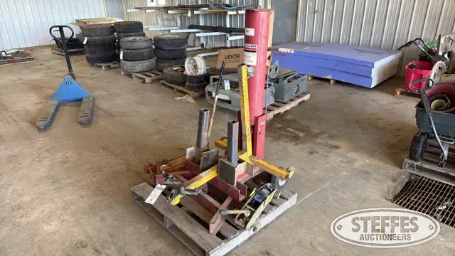 Engine stand and jacks