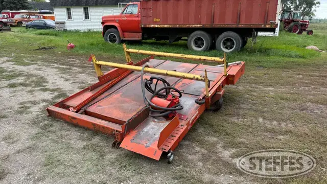 Farmhand bale accumulator