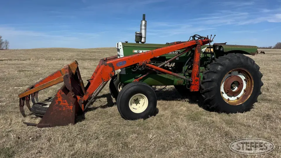 1967 Oliver 1850 2WD Tractor