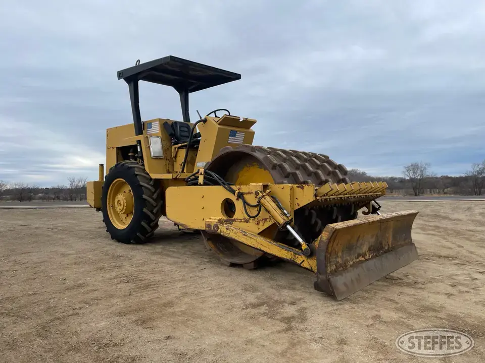 Dynapac CA15 Self-Propelled Padfoot Compactor