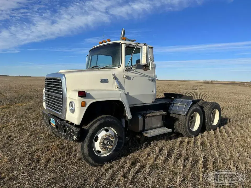 1981 Ford 9000 Conventional Truck without Sleeper