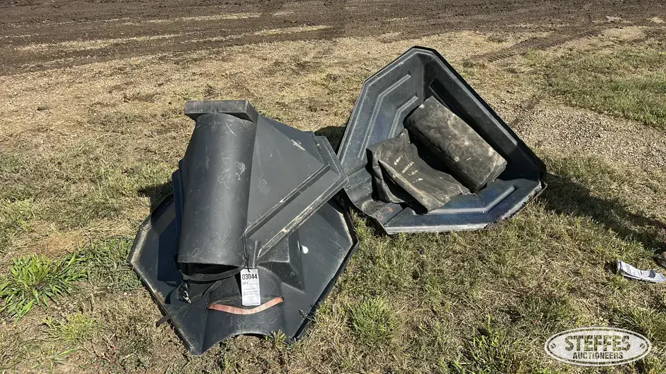 (4) Auger hoppers Bin Accessory