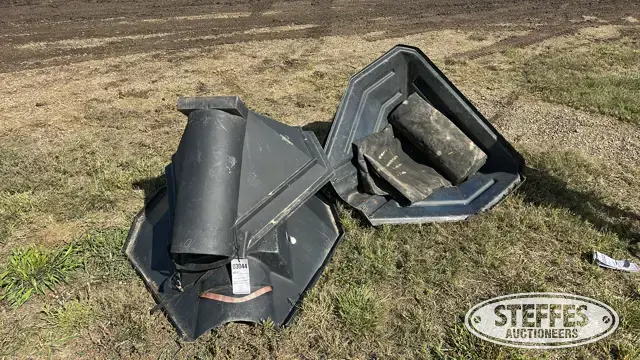 (4) Auger hoppers