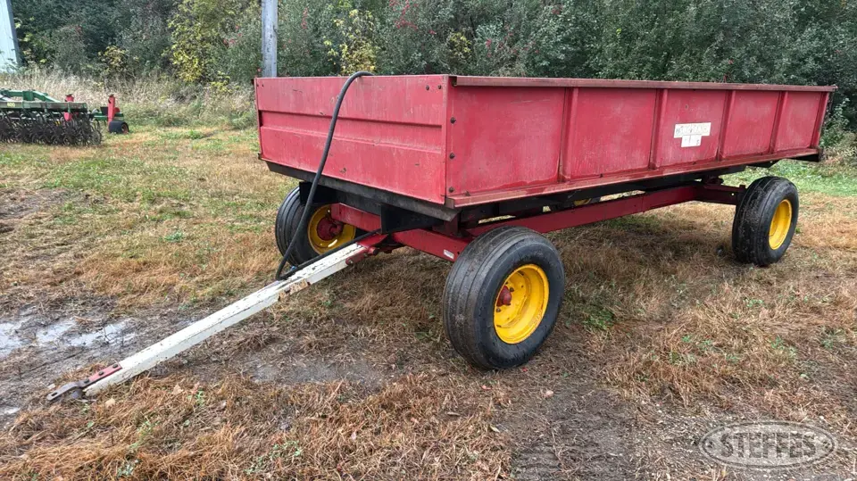 International 100 Barge Box