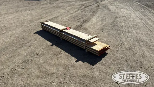 (9) 10' & 9' pine boards