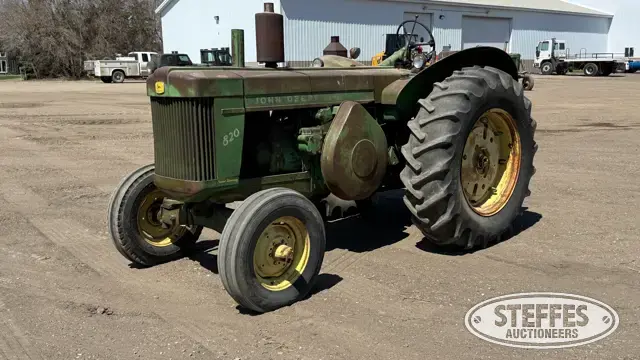 1957 John Deere 820