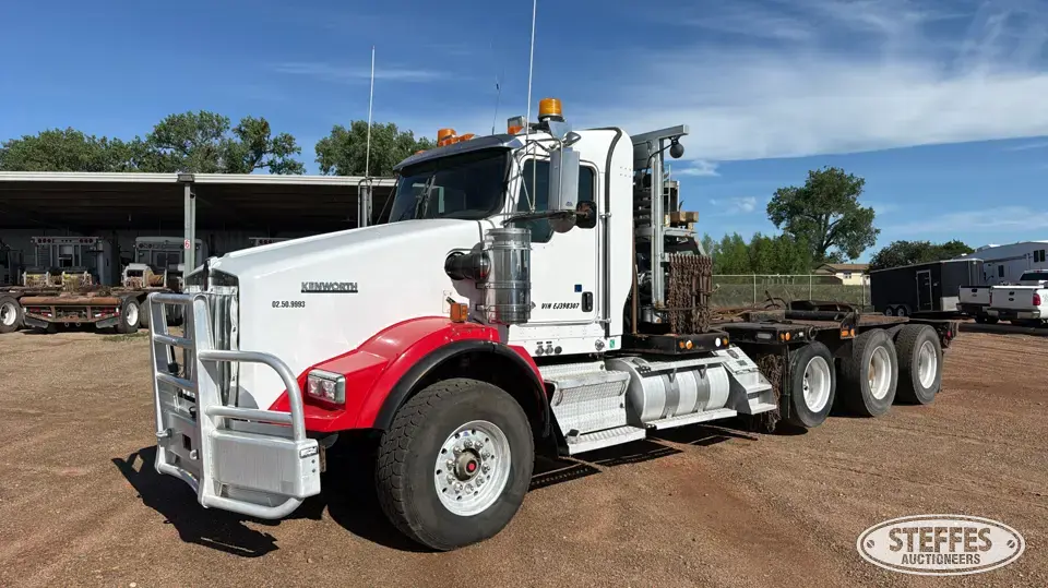 2014 Kenworth T800 Winch Truck