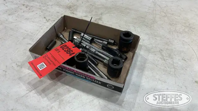 Snap-on socket extensions