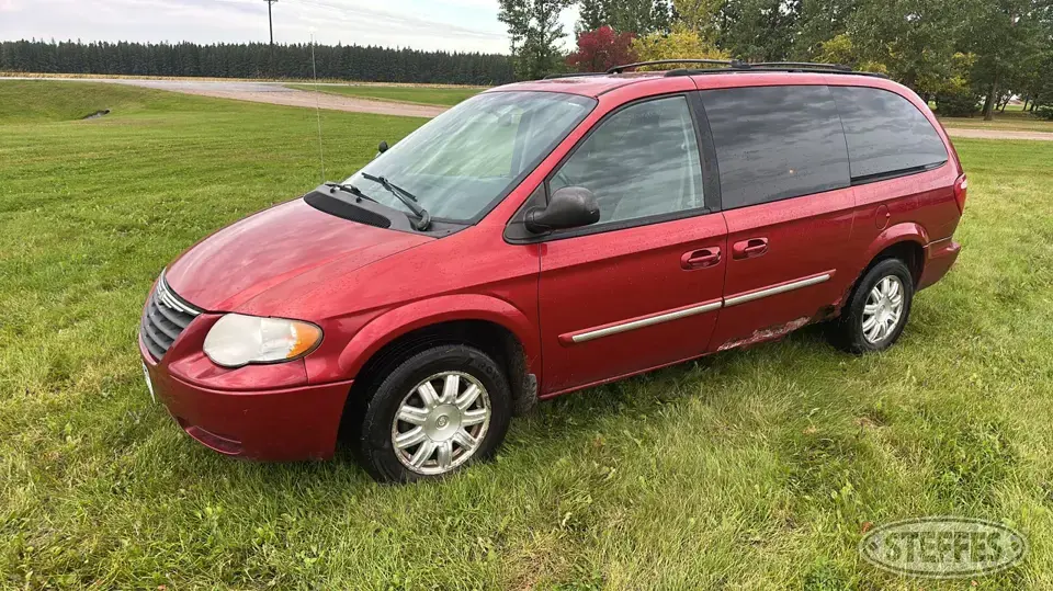 2005 Chrysler Town & Country Touring Van
