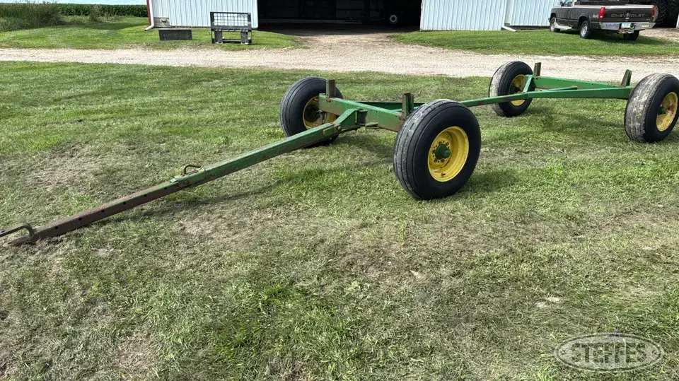 John Deere 1065A Farm Support Item
