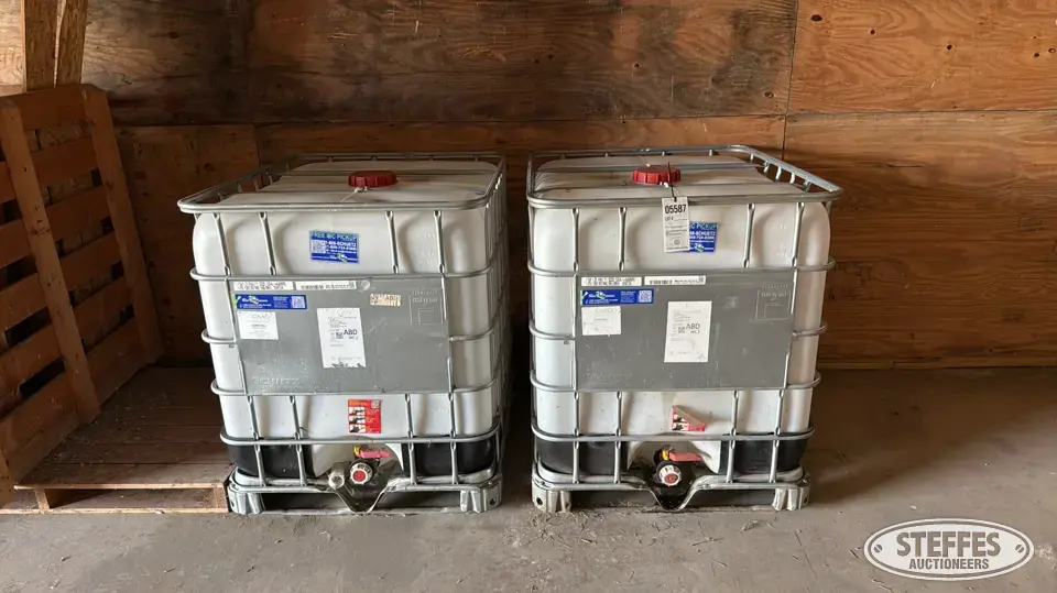 (5) Totes Farm Support Item