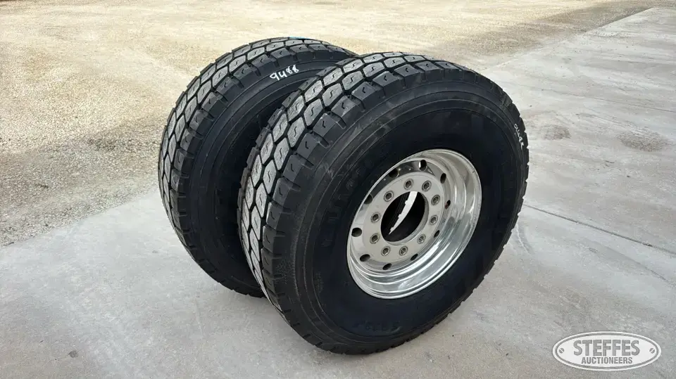 (2) Kumho KMA12 425/65R22.5 Truck Tire