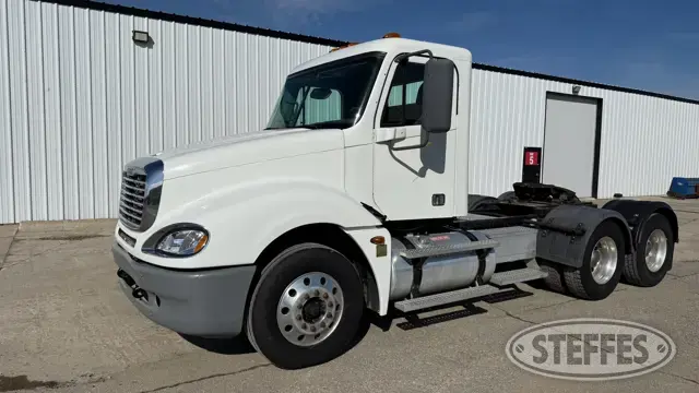2006 Freightliner Columbia 120