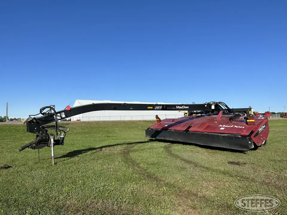 2011 MacDon R85 Mower Conditioner