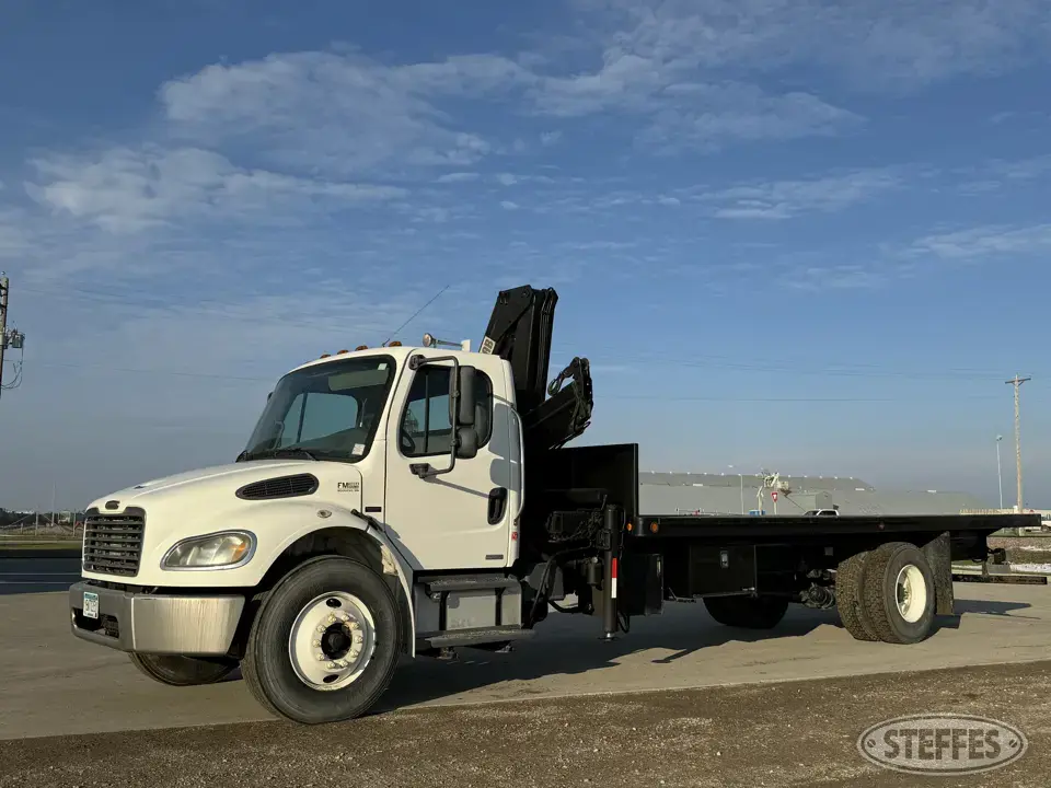 2007 Freightliner Business Class M2 Flatbed Truck