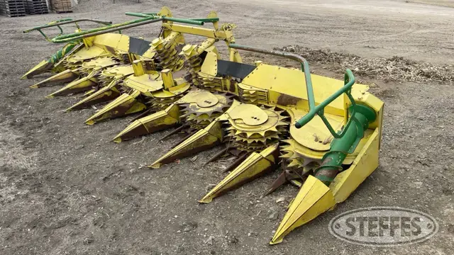 2003 John Deere 688