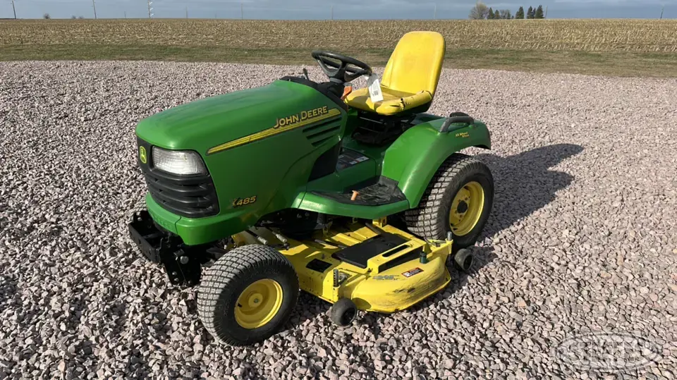 2005 John Deere X485 Lawn Tractor