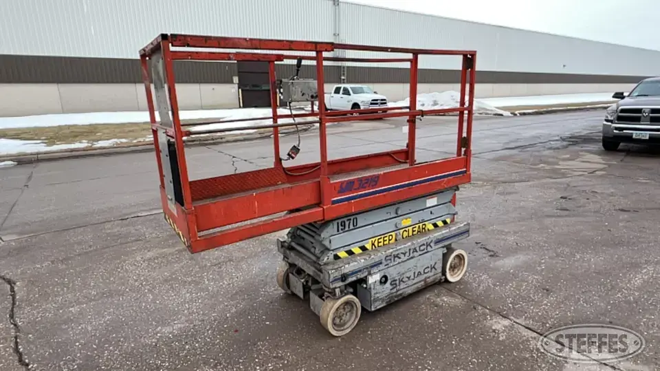 1997 SkyJack SJIII 3219 Scissor Lift