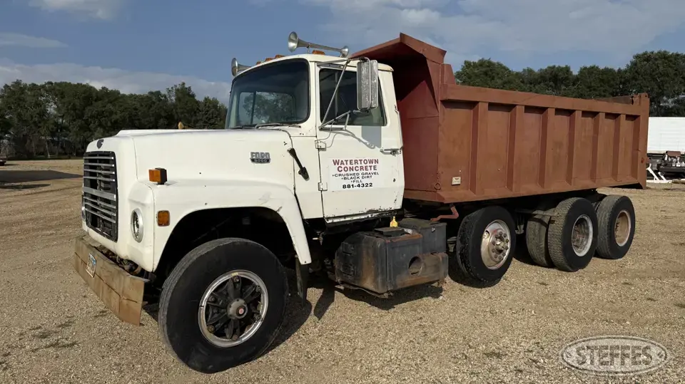 1984 Ford 9000 Dump Truck