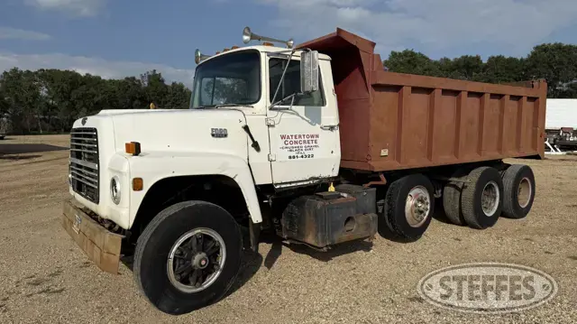 1984 Ford 9000