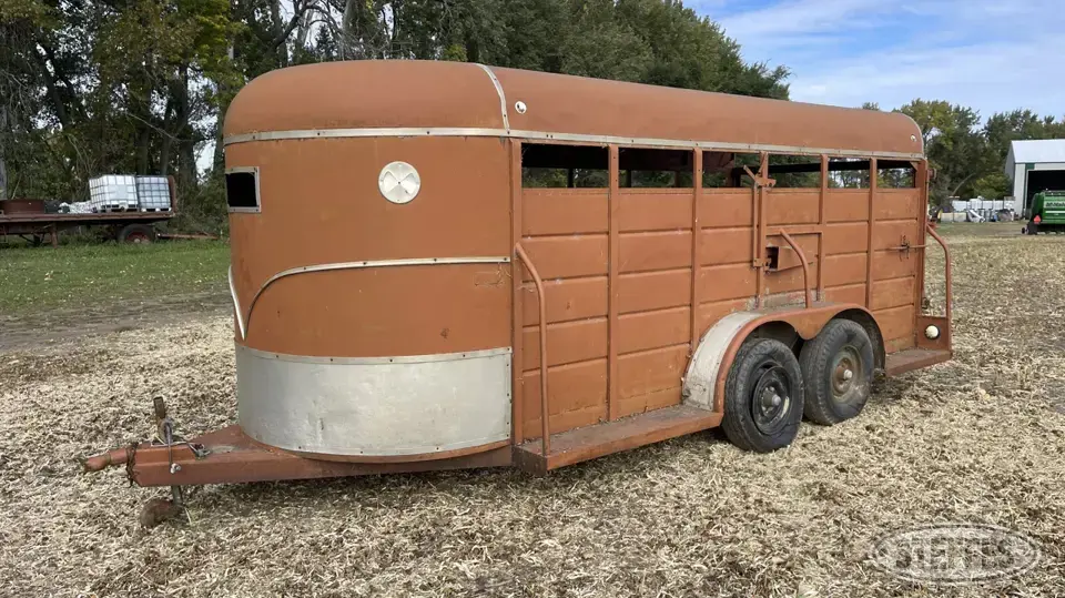 1977 WW Bumper Livestock Trailer