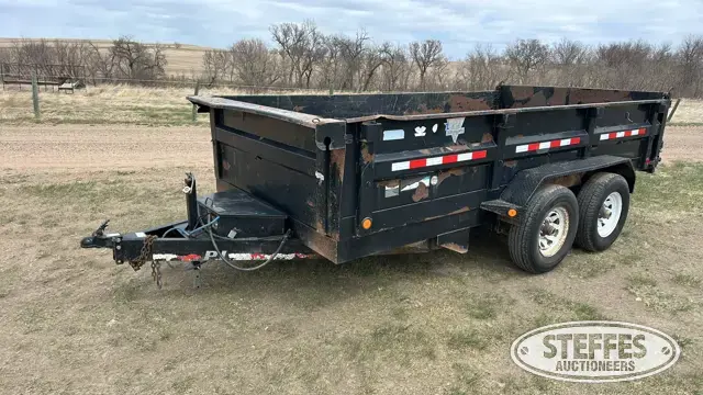 2011 PJ Trailers tandem axle dump trailer