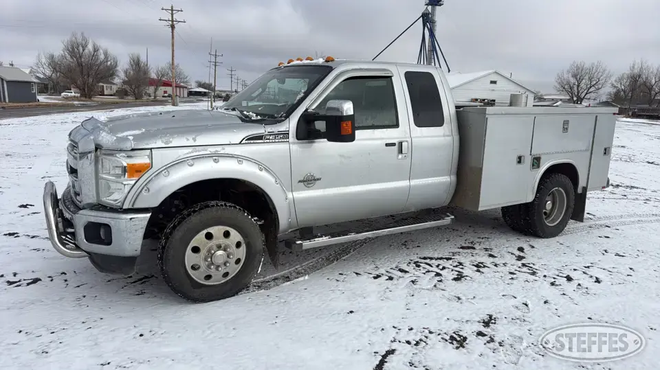 2013 Ford Super Duty F-350 Lariat 1 Ton Pickup
