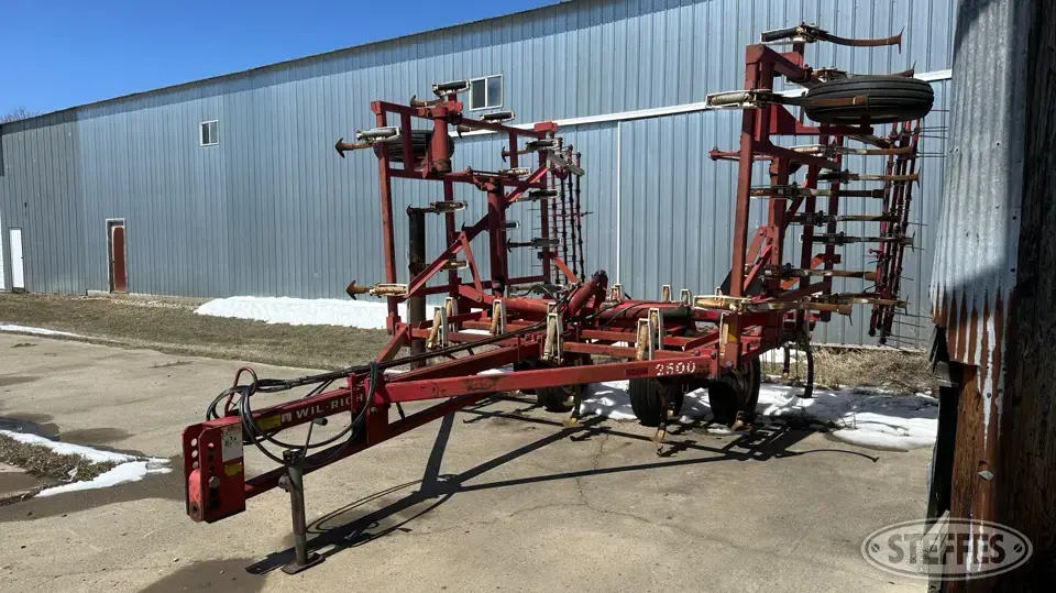 Wil-Rich 2500 Field Cultivator
