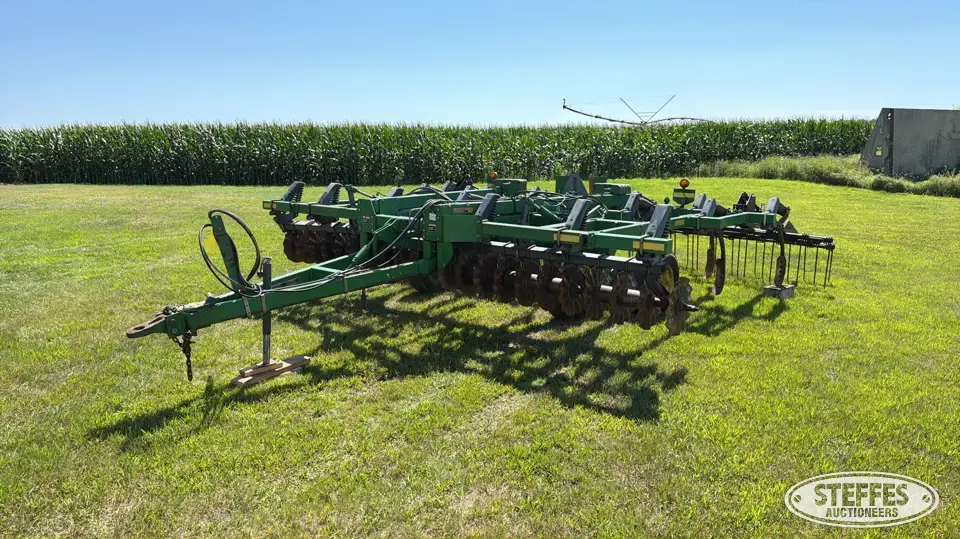 John Deere 714 Chisel Plow