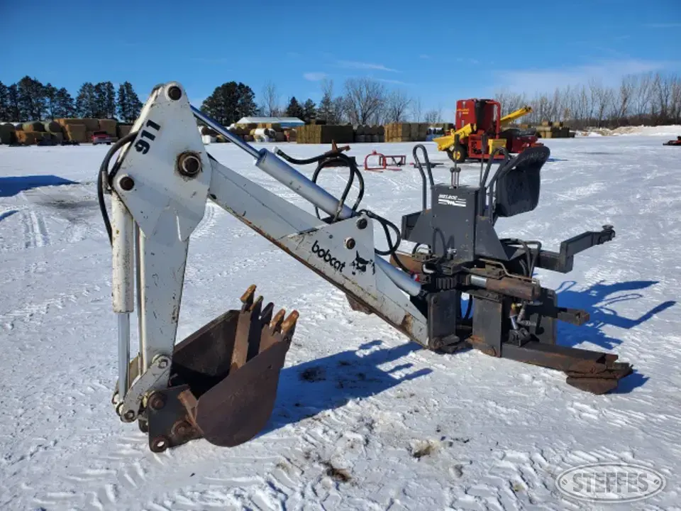 Bobcat 911 Skid Steer Bucket