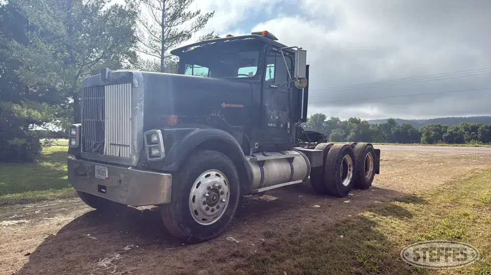 1991 International 9370 Conventional Truck without Sleeper