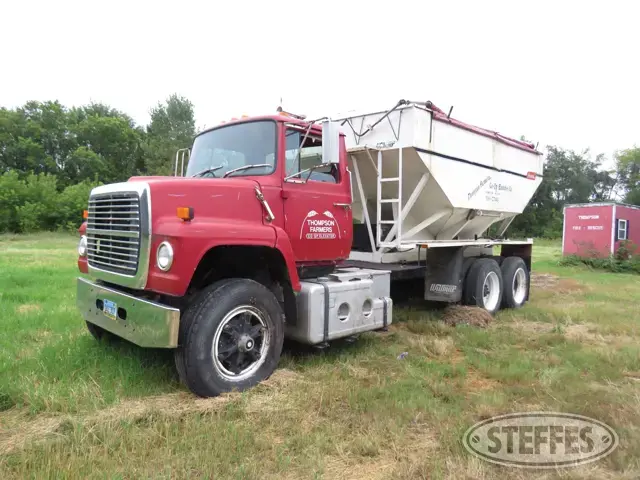 1982 Ford 8000