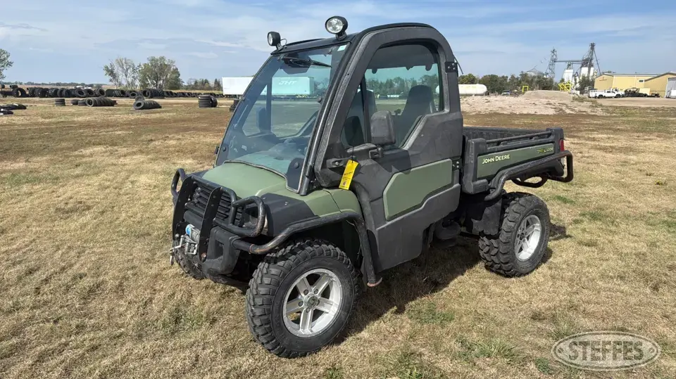 2016 John Deere 825i Gator UTV