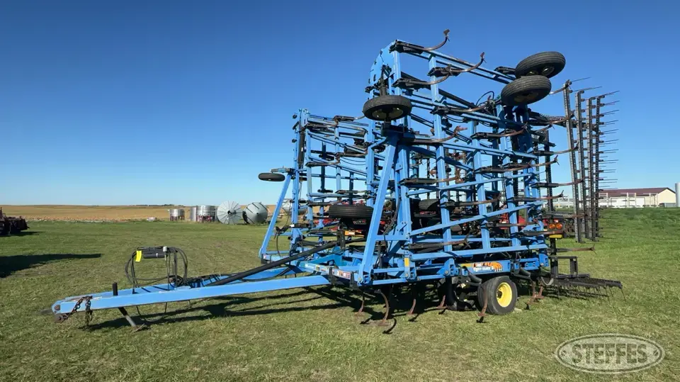 2006 DMI Tiger-Mate II Field Cultivator