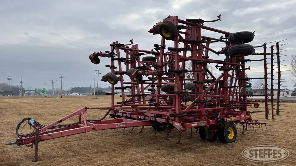Sunflower 5055 Field Cultivator