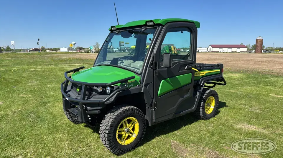 2022 John Deere XUV835R UTV